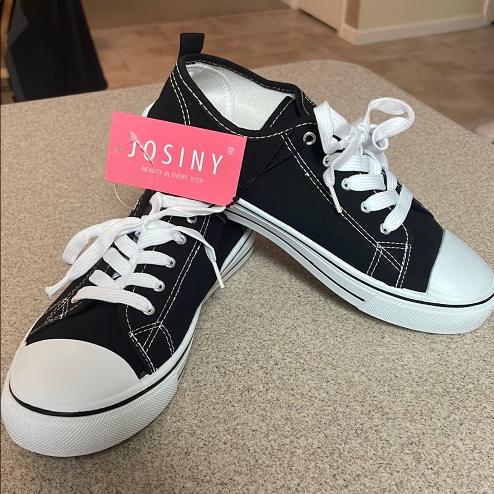 JOSINY Sneaker in Black Women’s size 8 New With Tags